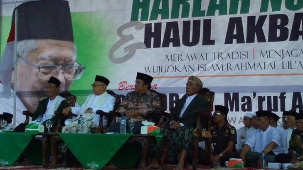Cawapres Ma'ruf Amin terlihat terlihat antusias mengikuti rangkaian acara Harlah NU yang digelar PCNU Wonosobo.