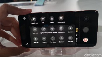 Kemampuan lain yang ditambahkan Huawei pada kameri seri P30 dan P30 Pro adalah mode Dual-View Video. Foto: Rachmatunnisa/detikINET