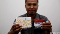 Lama kelamaan warga pun terbuka dan dekat dengannya. Tak jarang saat datang ke lokasi Dedi menjadi sasaran ibu-ibu untuk berfoto bersama. Ia pun merasa bahagia bisa menyalurkan bantuan kepada warga di pedalaman Halmahera Selatan. Meski begitu, ia berharap bantuan semakin merata hingga semua warga sejahtera.