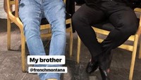 Rapper terkenal French Montana putuskan mampir ke Nusr-Et Steakhouse di New York. Kedatangan Montana spesial karena Salt Bae sudah menyiapkan daging dry aged dengan nama rapper itu. Foto: Istimewa