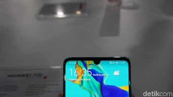 Untuk daya tahannya, ada baterai 3650 mAh yang menyokongnya. Foto: Rachmatunnisa/detikINET