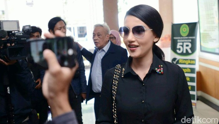 Tsania Marwah saat ditemui di Pengadilan Agama CIbinong.
