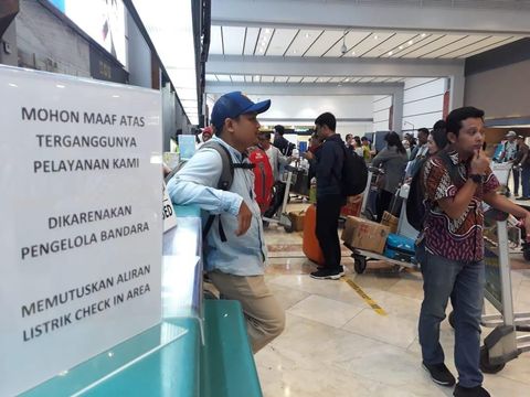 Sriwijaya Air layani check-in manual karena listrik dipadamkan pengelola Bandara Soetta