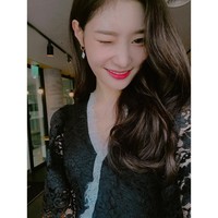 Jung Chaeyeon adalah idol cantik Korea Selatan yang tergabung dalam girlband DIA. Sejak kemunculannya di Produce 101 beberapa tahun lalu, Chaeyeon sering jadi topik perbincangan karena kecantikannya. Foto: Instagram @j_chaeyeoni