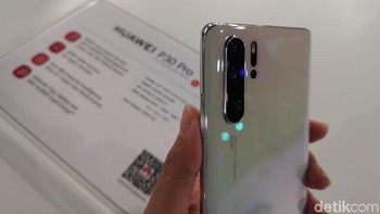 Dari sisi kamera, perbedaan utama antara P30 dan P30 Pro adalah penggunaan sistem periskop pada kamera P30 Pro, yang membuatnya mempunyai zoom 5x, bukan 3x seperti yang dipakai di P30. Foto: Rachmatunnisa/detikINET