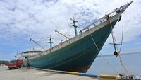 Pelabuhan Babang diketahui sebagai pelabuhan utama di Labuha, Halmahera selatan untuk bongkar muat barang dan peti kemas serta penumpang.