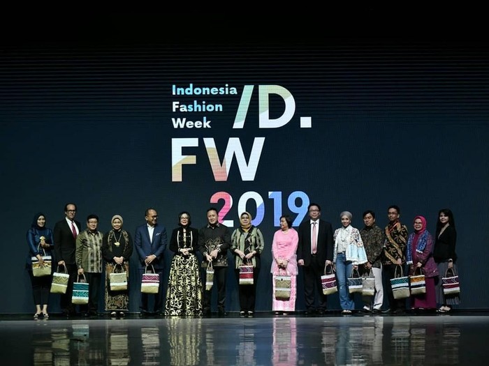 Pembukaan IFW 2019. Foto: Instagram/IndonesiaFashionWeekOfficial Pembukaan IFW 2019. Foto: Instagram/IndonesiaFashionWeekOfficial