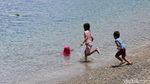 Unik! Ada Sumber Air Panas di Pantai Tawa Pulau Bacan