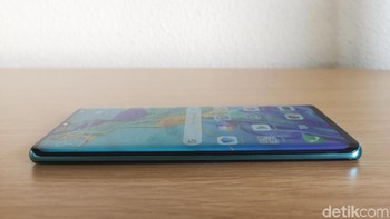 Baterainya berkapasitas 4200 mAh dengan fast charging 40W dan fitur Reverse Wireless Charging. Foto: Rachmatunnisa/detikcom