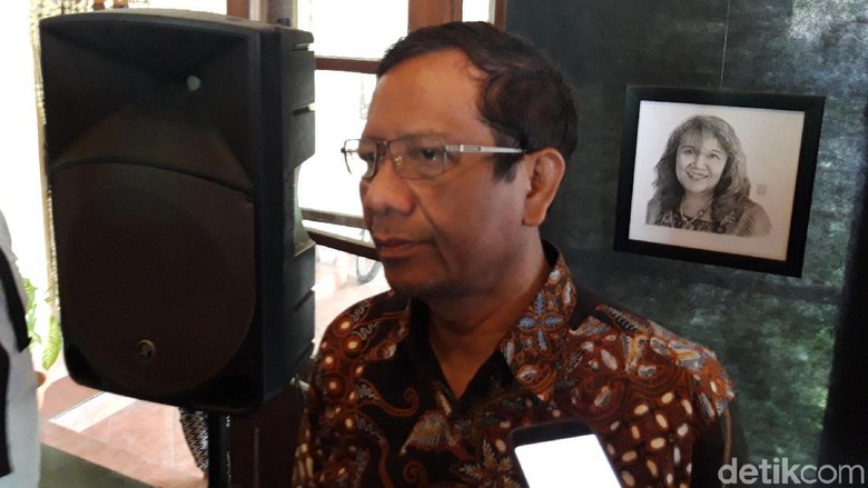 Mahfud Md: Nyoblos Itu Hak dan Tak Wajib, Tapi Golput Jadi Haram Jika... Mahfud Md: Nyoblos Itu Hak dan Tak Wajib, Tapi Golput Jadi Haram Jika...