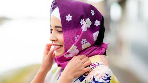 Foto: Cantiknya Turis Berkimono Jilbab di Jepang