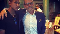Faiq sempat berswafoto usai makan malam bersama pemilik brand jam tangan mewah asal Swiss, Richard Mille. Mereka terlihat makan di sebuah restoran fine dining. Foto: Instagram fjefrib