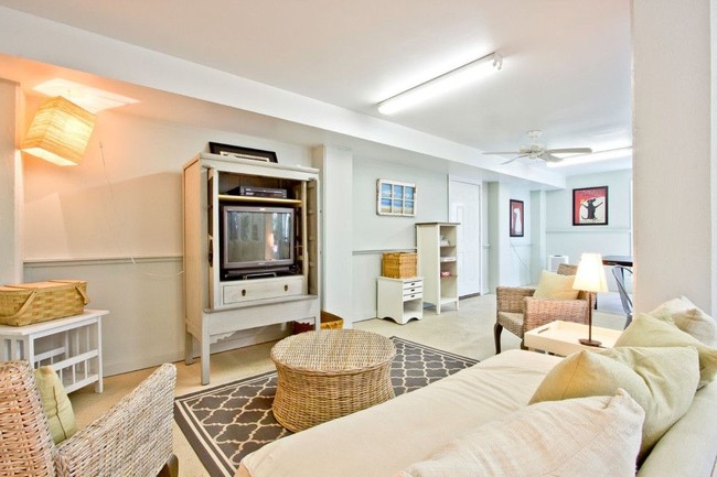 Tak hanya rumah utama, pembeli properti ini juga akan mendapatkan rumah tamu seluas 264 meter per segi yang juga dilengkapi furnitur. Foto: dok. The Sun