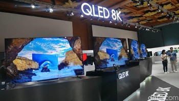 Empat televisi Samsung panel QLED Q950R dengan resolusi 8K akan masuk ke Indonesia dengan ukuran paling besar 98 inchi senilai Rp 1,5 miliar. (Foto: detikINET/Josina)