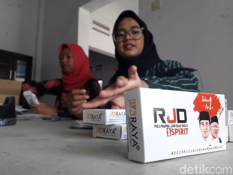 Relawan Jokowi Pesan 25 Ribu Bungkus Dodol Garut untuk Kampanye Relawan Jokowi Pesan 25 Ribu Bungkus Dodol Garut untuk Kampanye