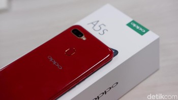  Ada dua warna yang dihadirkan merah dan hitam. Foto: Adi Fida Rahman/detikINET