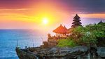 Pesona Tanah Lot Bali, Mitosnya Bisa Bikin Putus Cinta