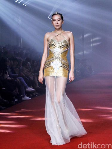 Fashion show Didi Budiardjo.