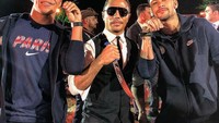 Para bintang Paris Saint-Germain (PSG) seperti Neymar, Cavani, Mbappe, Buffon, Veratti, Di Maria hingga Tiago Silva menyambangi Nurs Et Steakhouse cabang Doha, Qatar. Mereka menikmati steak lezat buatan Salt Bae di sela-sela Tur Qatar 2019. Foto: Istimewa