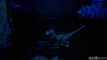 detikINET mencoba memotret di outdoor dengan kondisi gelap. Nah foto 15 ini hasil jepretan Huawei P30 atau Pixel 3? Foto: Adi Fida Rahman/detikINET