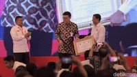 Sebelumnya, Majelis Ulama Indonesia (MUI) juga mengatakan sikap golput di pemilu hukumnya haram. MUI menyebut memilih pemimpin merupakan sebuah kewajiban.