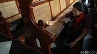 Selain pegawai CPNS ikut kegiatan bersih-bersih yang dinamakan Bakti Merah Putih Narapidana Membersihkan Rumah Ibadah itu juga diikuti oleh sejumlah warga binaan dari beberapa lapas.