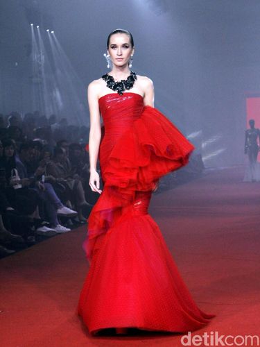 Fashion show Didi Budiardjo.