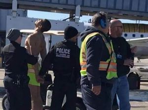 Bikin Heboh Amerika, Penumpang Pria Bugil di Landasan Pacu Pesawat