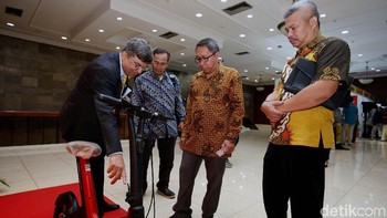 Aeris, perusahaan teknologi Internet of Things (IoT), mengumumkan kemitraannya dengan SELIS, perusahaan pabrikan Indonesia terkemuka untuk eBikes yang menguasai 85% pangsa pasar kendaraan listrik roda dua. Kemitraan ini memungkinkan perusahaan-perusahaan OEM untuk meluncurkan connected eBikes yang menggunakan Aeris Mobility IoT platform, IoT Telematics dan solusi Connected Battery Management.