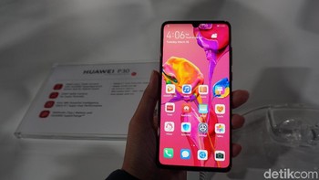 Dari sisi kamera, perbedaan utama antara P30 dan P30 Pro adalah penggunaan sistem periskop pada kamera P30 Pro, yang membuatnya mempunyai zoom 5x, bukan 3x seperti yang dipakai di P30. Foto: Rachmatunnisa/detikINET