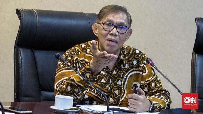 Ketua Komisi Aparatur Sipil Negara Sofian Effendi dalam diskusi media Teguh Membangun Pemerintahan yang Bersih dan Modern di Kantor Staf Kepresidenan, Gedung Bina Graha, Jakarta, Rabu (27/3).
