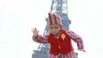 Foto: Manusia Terkecil di Dunia yang Suka Traveling