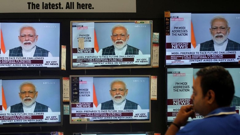 India Berhasil Tembak Jatuh Satelit di Luar Angkasa India Berhasil Tembak Jatuh Satelit di Luar Angkasa
