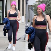 Kampanye imej tubuh positif juga ia sampaikan di Instagram. Foto-fotonya didominasi penampilan seksi Isra dalam balutan bikini atau busana minim. Foto: Instagram