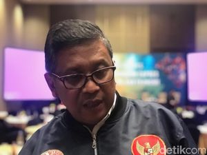 Jokowi Unggul 18,1% dari Prabowo di Survei CSIS, Hasto: Good News