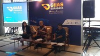 Mitsubishi CSR Education Program menjadi salah satu cara MMKSI untuk berkontribusi dalam meningkatkan kualitas dunia pendidikan di Indonesia dengan memberikan alat praktik berupa kendaraan kepada SMK dan Lembaga Latihan Kerja terpilih serta memberikan pelatihan otomotif bagi para siswa SMK dari sekolah terpilih tersebut.