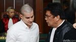 Steve Emmanuel saat Persidangan, Gugup, Asam Urat dan Koyo di Leher
