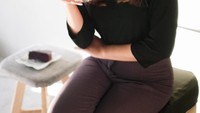 Kata Tiffani, Good coffee brings good mood ☕️ Ternyata model dengan lebih dari 25.000 followers di Instagram ini doyan ngopi. Foto: Instagram vincentiatiffani