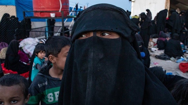 Puluhan WNI Ditemukan di Antara Ribuan Petempur Asing ISIS di Kamp Suriah Puluhan WNI Ditemukan di Antara Ribuan Petempur Asing ISIS di Kamp Suriah
