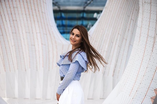 Mengenai pemotretan Playboy, saya tidak akan ambil bagian dalam pemotretan telanjang dalam bentuk apapun! Jika foto-foto itu sopan dan cantik, aku akan setuju dengan itu. Kalau tidak, ya tidak, terang Firuza seperti dikutip dari RT. Foto: Instagram @sharipova_firuza