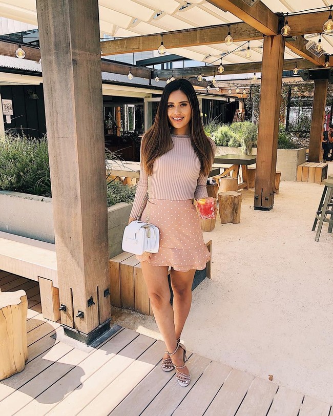 Pada 2014 ketika usianya masih 19 tahun, Ariana memiliki berat badan 125 kg. Sadar akan kesehatannya, Ariana melalui dedikasi ekstrim melakukan penurunan berat badan. Dalam 11 bulan, berat badannya menjadi 68 kg. Foto: Instagram @arianaomipi