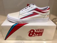 Sempat Bocor di Internet, Vans Segera Rilis Sneakers David Bowie