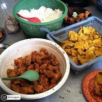 Warung Mak Par di Malang Sering Diserbu Mahasiswa Karena Murah