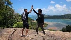 Foto: Marshall Sastra & Syamsir Alam Bertualang di Anambas