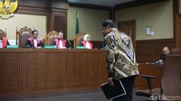 Idrus meminta majelis hakim membebaskannya dari semua dakwaan jaksa KPK.