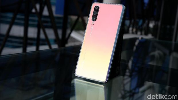 Review Huawei P30: Tanpa 'Pro', Seberapa Jago?