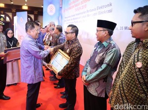 Banyuwangi Sabet Penghargaan Sistem Pemerintahan Elektronik Terbaik