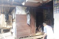 Melihat Kehidupan 9 Orang Penghuni Gubuk Bekas Kandang Kambing