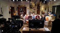 Dengan set yang simple mereka mempertahankan ciri khas mereka hingga kini. Dok. Instagram/bigbangtheory_cbs