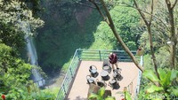 Viewpoint buat traveler menikmati pemandangan air terjun (Yudha Maulana/detikcom)